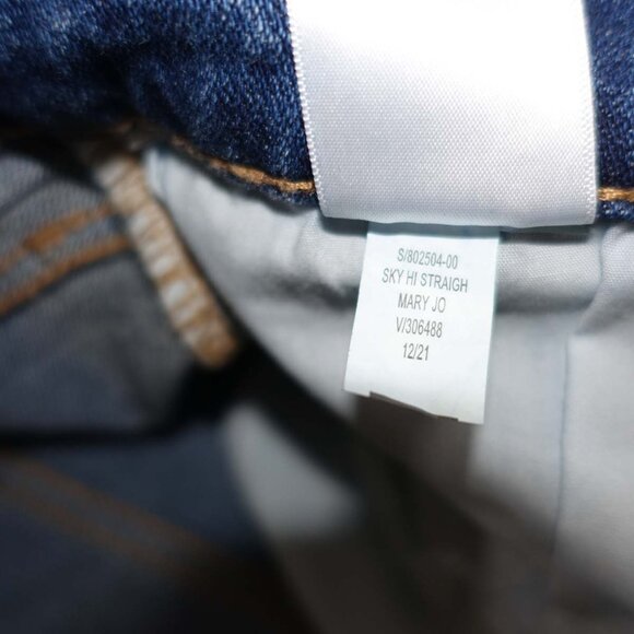 Old Navy Women's Extra High Rise Curvy Straight Jeans Size 8 Petite NWT Blue 8P - Picture 6 of 8